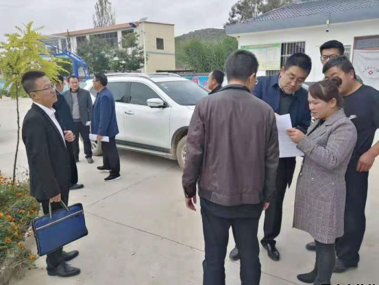 平?jīng)鲢垂鹃_展“踐行初心使命，助推脫貧攻堅”主題黨日活動(圖3)